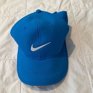 Nike Youth golf hat with Kingsmill Golf Resort logo